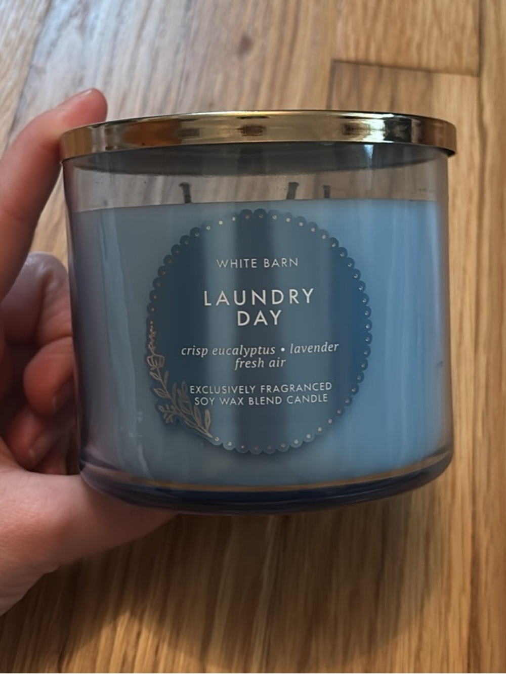 NWT Bath and Body Works White Barn Laundry Day Candle